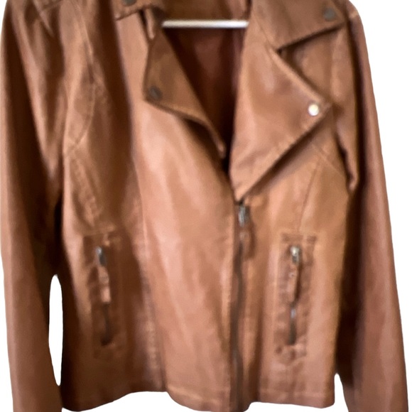 Max Studio Faux Leather Jacket Size Medium - Picture 5 of 9